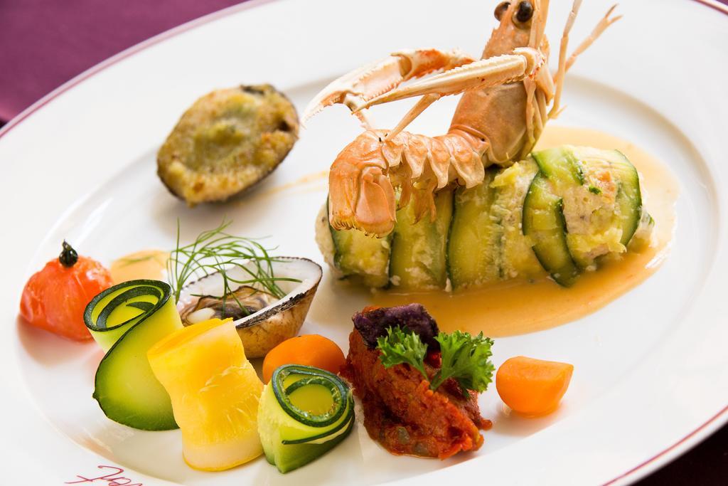 Logis Hotel-Restaurant Le Chene Vert Сен-Пурсен-сюр-Сьюль Екстер'єр фото